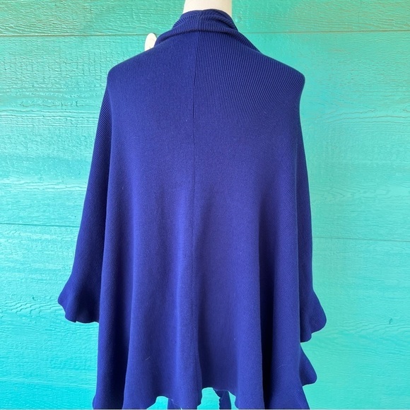 PASHMINA soft ruffle cape open front
Blue Y2K cobalt blue SIZE LARGE EUC - Picture 8 of 9